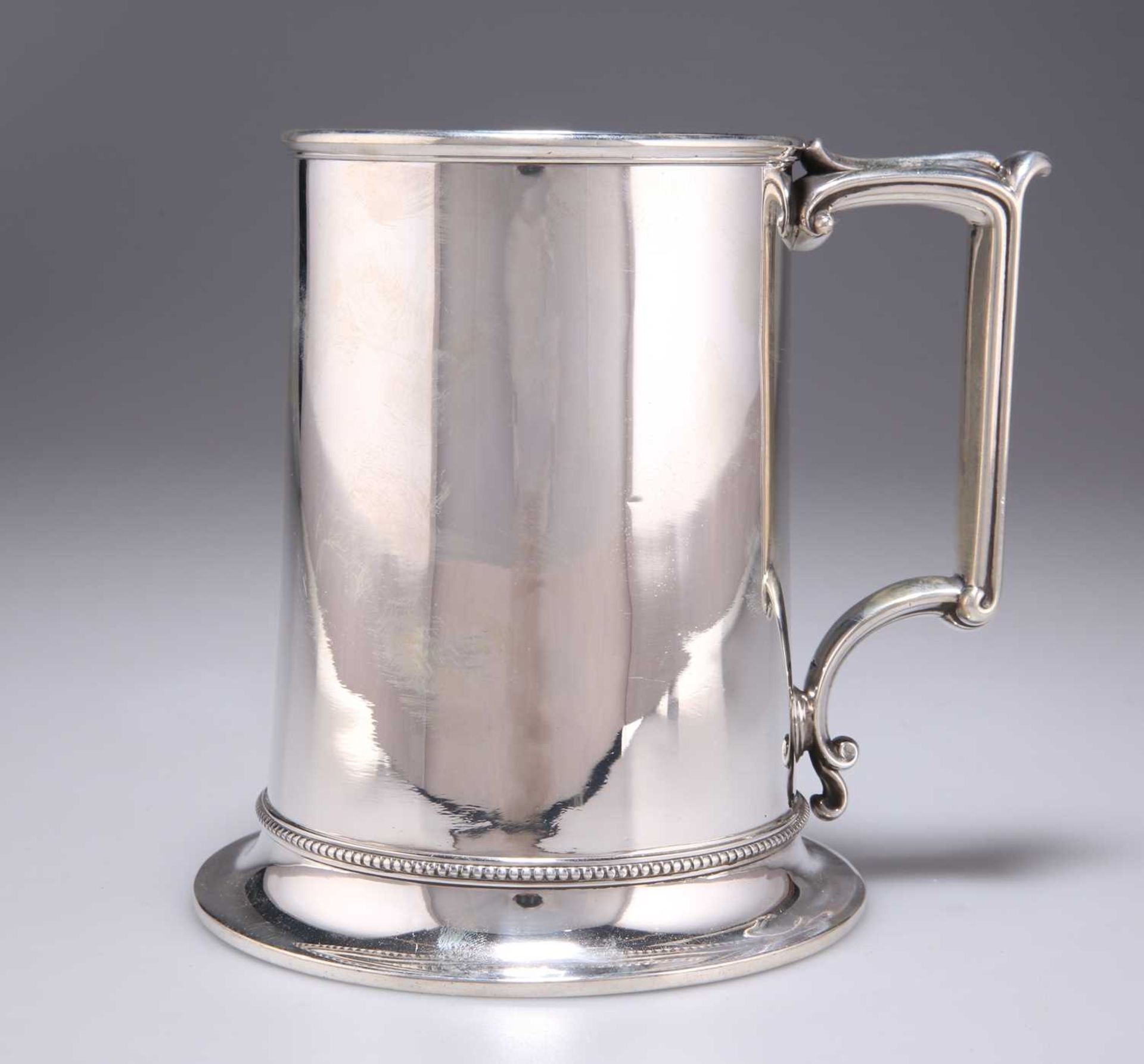 A VICTORIAN SILVER OVERSIZED MUG - Image 2 of 3