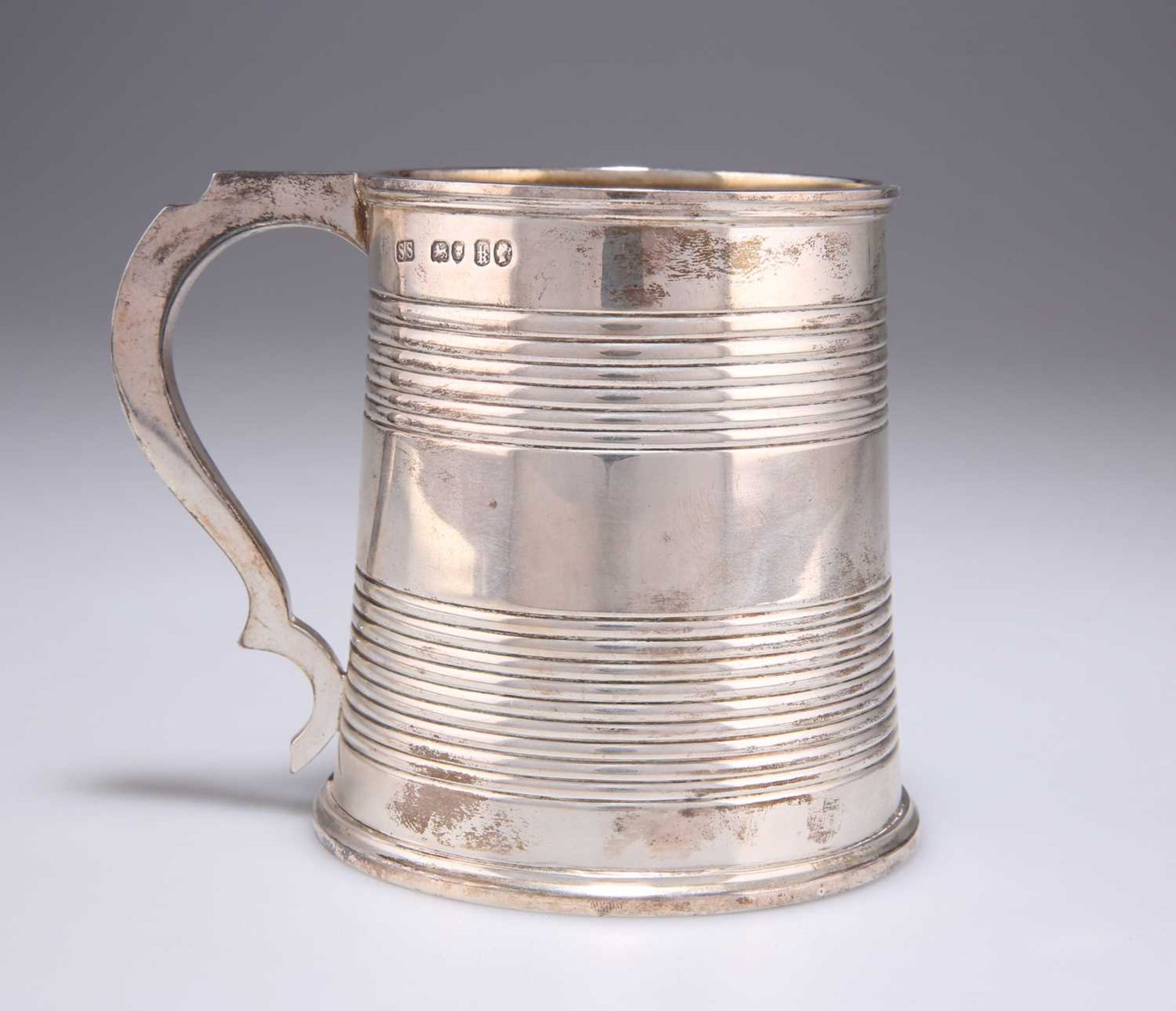 A VICTORIAN SILVER PINT MUG