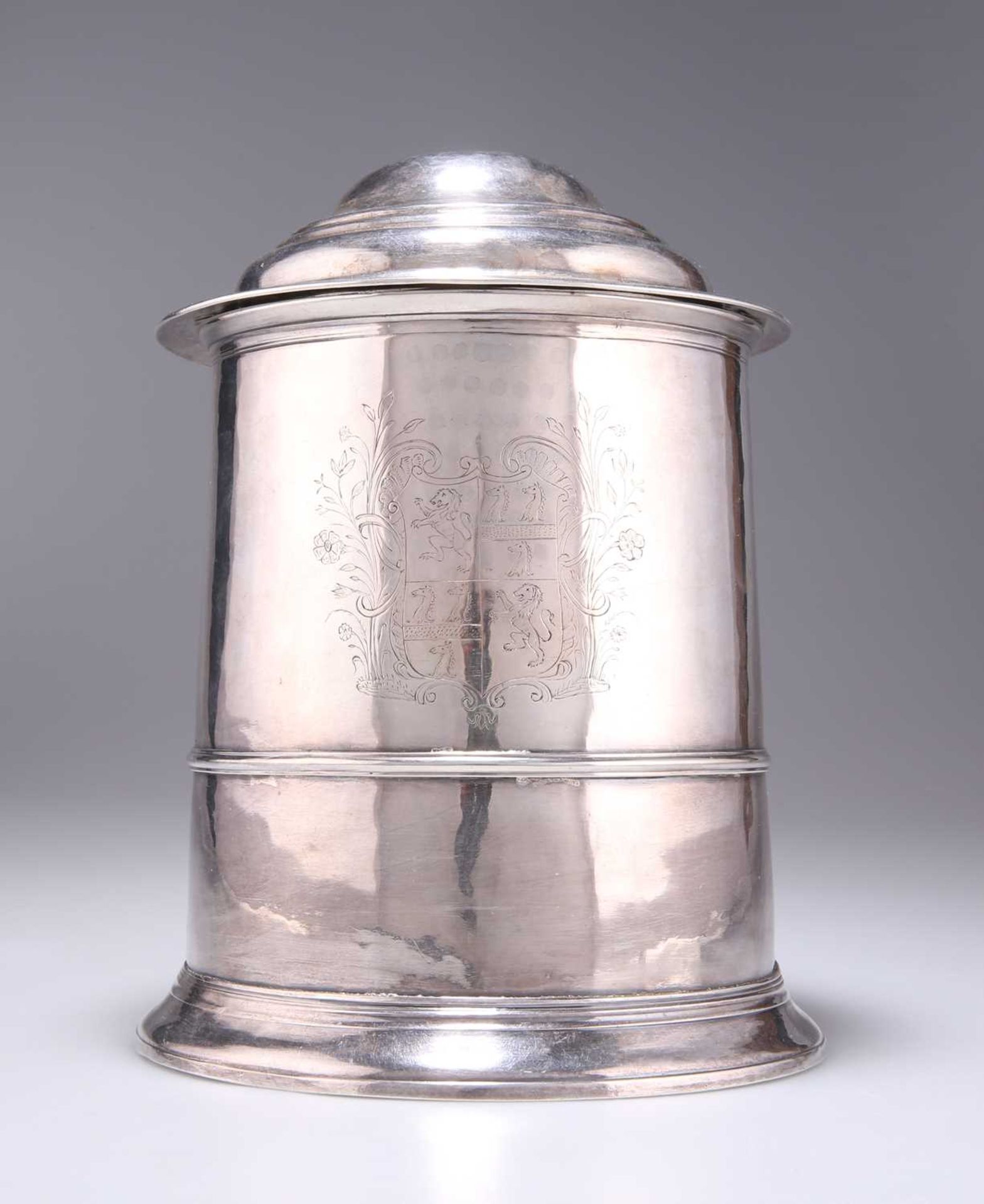 A GEORGE I BRITANNIA STANDARD SILVER TANKARD - Image 2 of 4