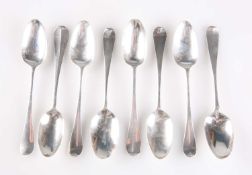 A SET OF EIGHT GEORGIAN SILVER TEASPOONS