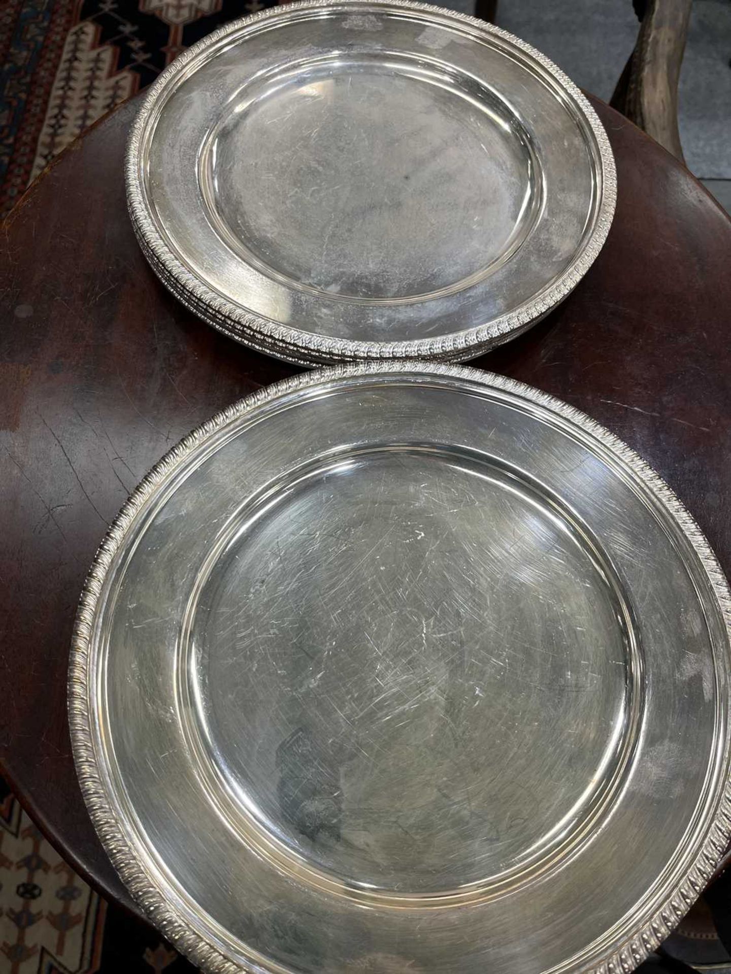 A SET OF TWELVE SILVER-PLATED DINNER PLATES, CIRCA 1900 - Image 3 of 3