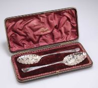 A PAIR OF GEORGE III SILVER BERRY SPOONS