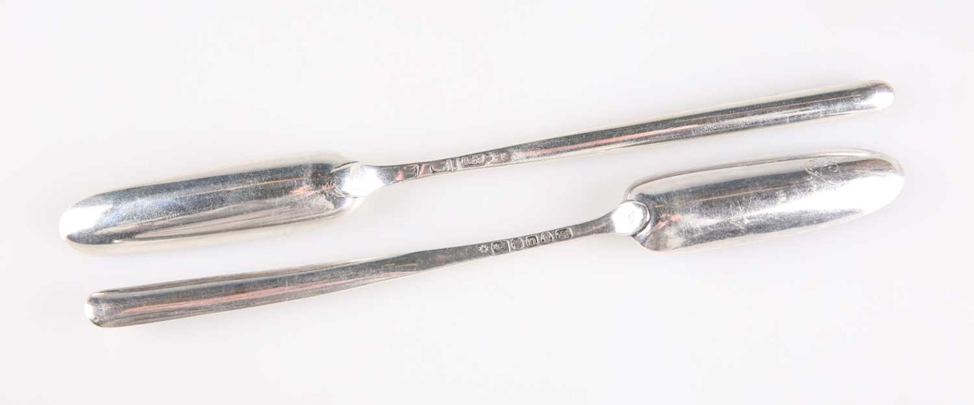 TWO GEORGE III SILVER MARROW SCOOPS - Bild 2 aus 3