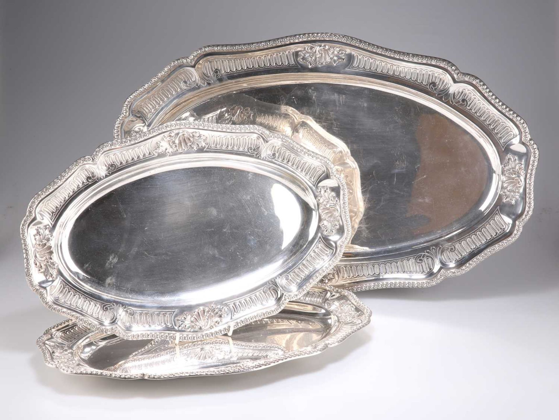 A SET OF THREE CONTINENTAL SILVER MEAT DISHES, POSSIBLY ITALIAN, 20TH CENTURY