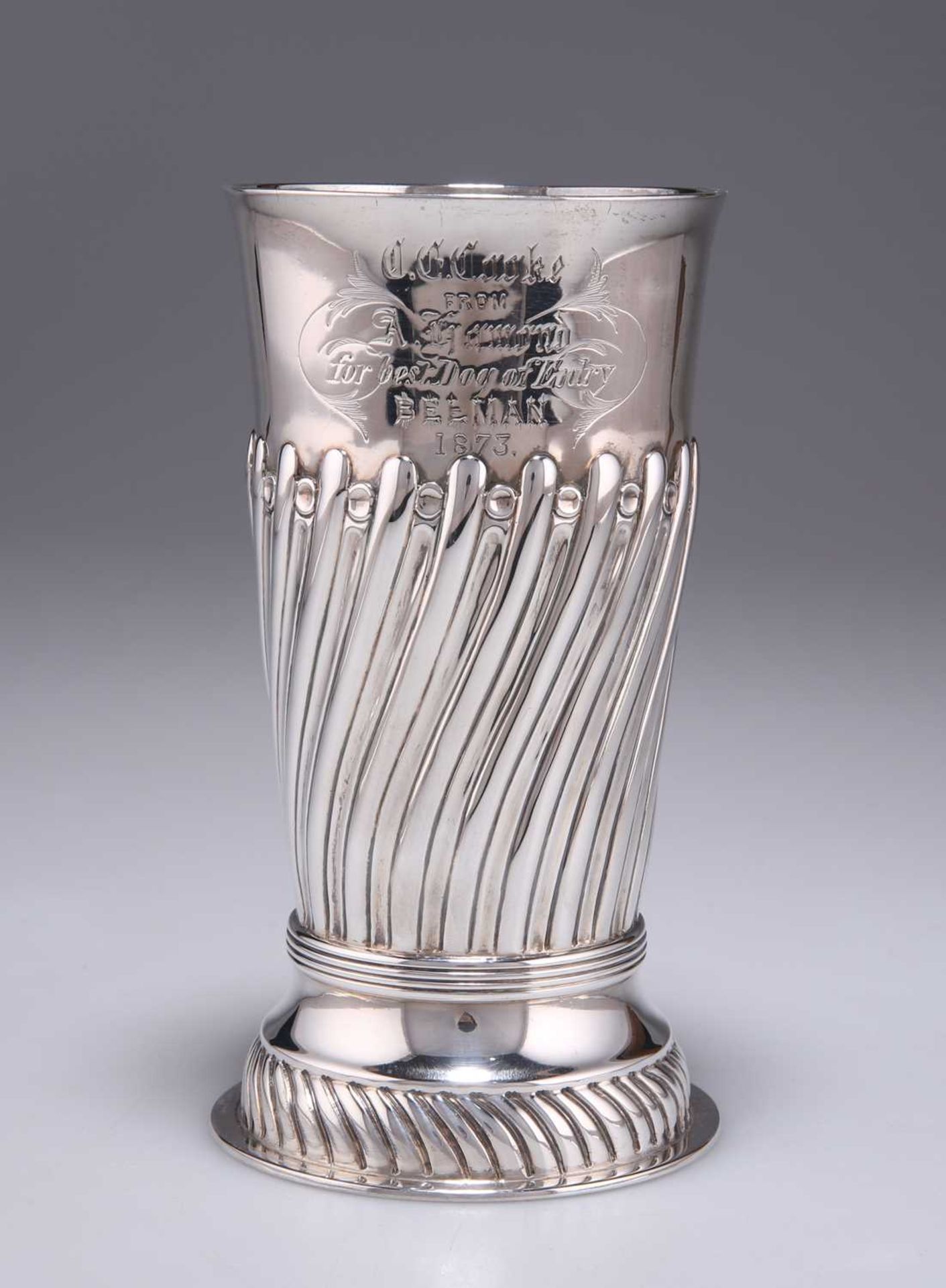 A VICTORIAN SILVER VASE - Image 2 of 3