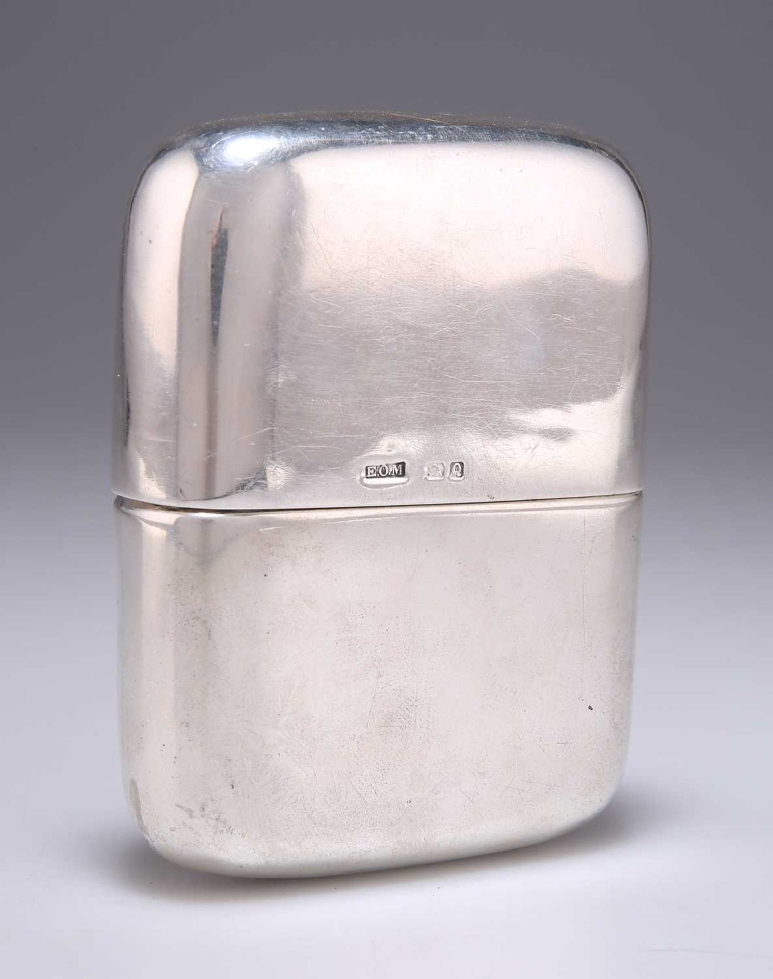 A LATE VICTORIAN SILVER SPIRIT FLASK - Image 2 of 7