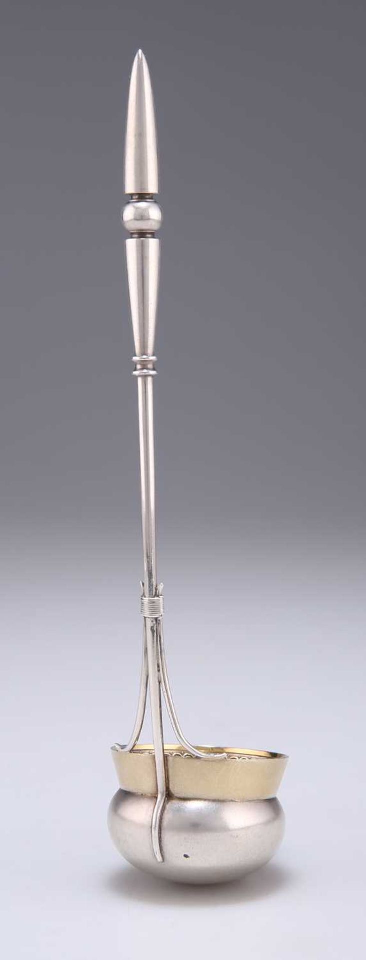 AN AMERICAN PARCEL-GILT SILVER TODDY LADLE - Image 2 of 6