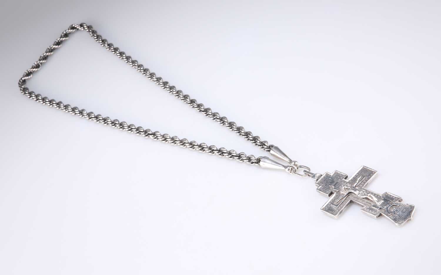 A 19TH CENTURY RUSSIAN SILVER ORTHODOX CRUCIFIX PENDANT ON CHAIN - Image 3 of 3