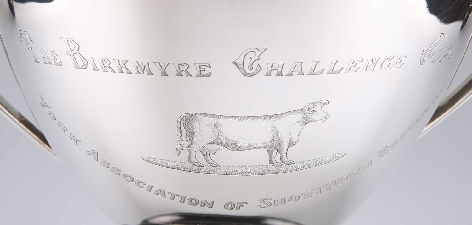 AN IMPORTANT SILVER TWIN-HANDLED TROPHY CUP RELATING TO THE YORK SHORTHORN BREEDERS ASSOCIATION - Image 4 of 4