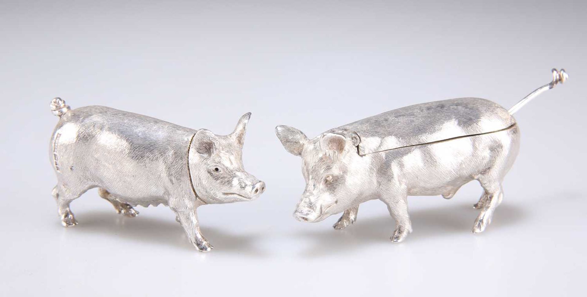 A PAIR OF ELIZABETH II SILVER NOVELTY PIGSTY CRUET SETS - Image 3 of 4