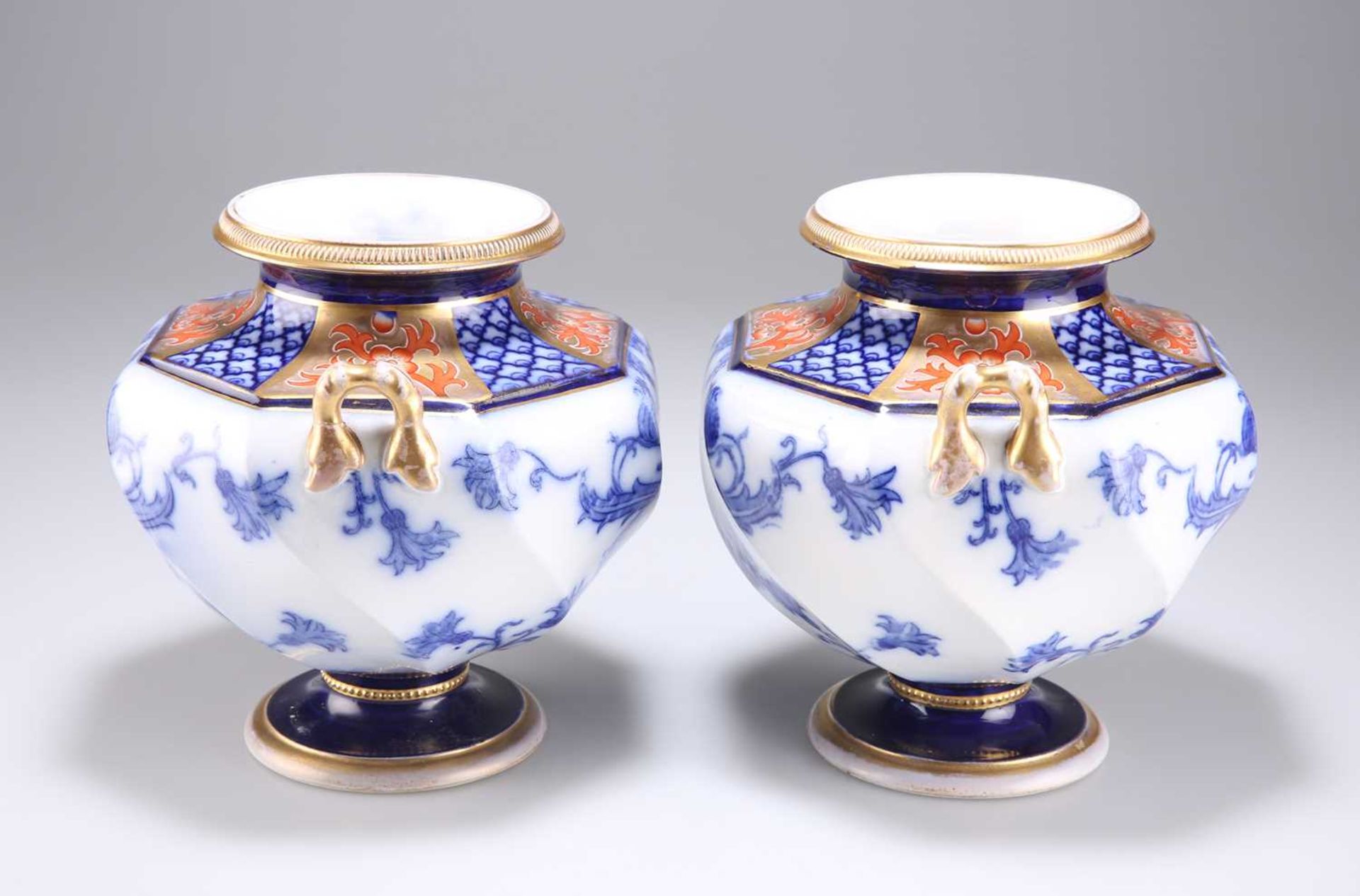 A PAIR OF LATE 19TH CENTURY JAMES MACINTYRE & CO BURSLEM AURELIAN WARE PEDESTAL VASES - Image 3 of 4