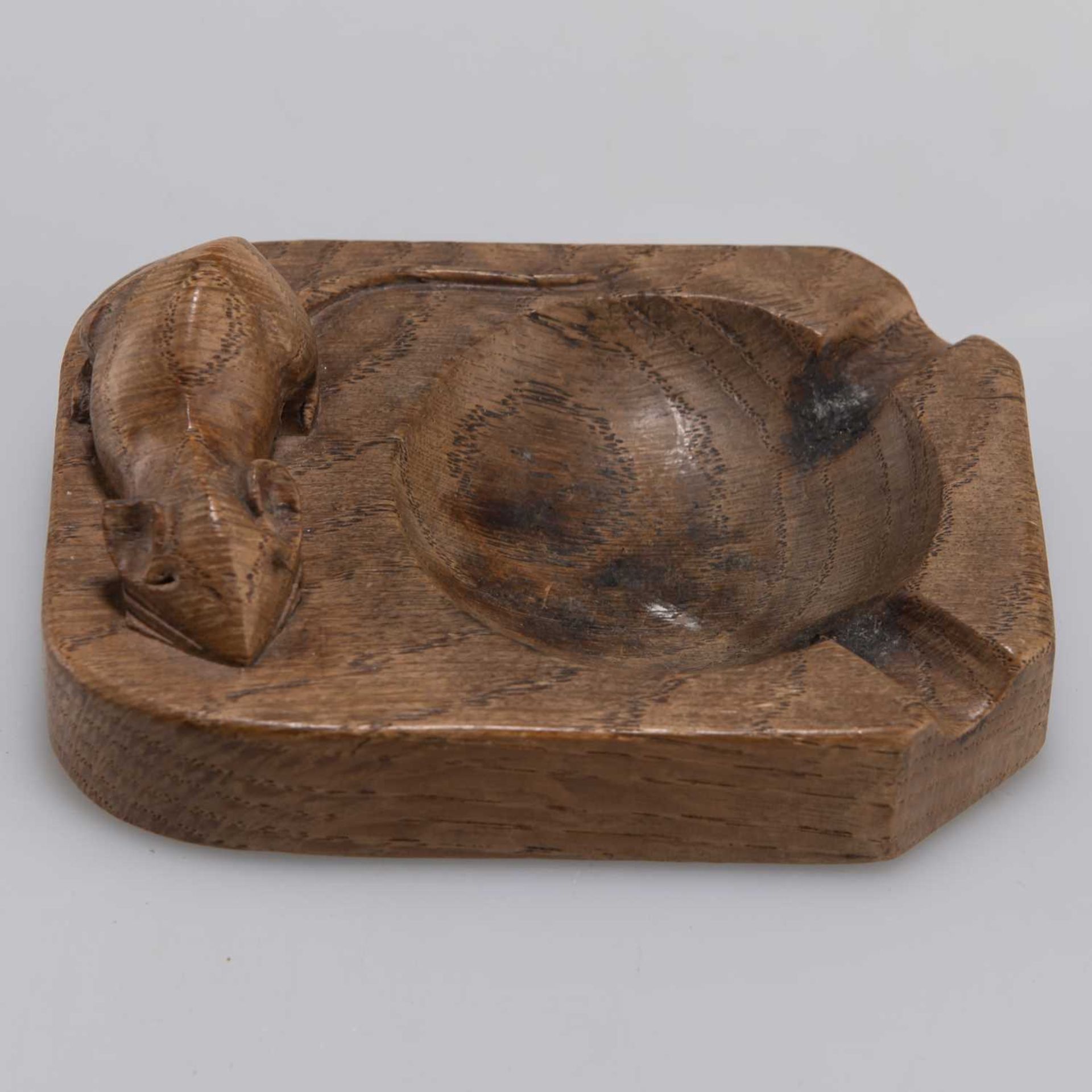 ROBERT THOMPSON OF KILBURN, A MOUSEMAN OAK ASHTRAY