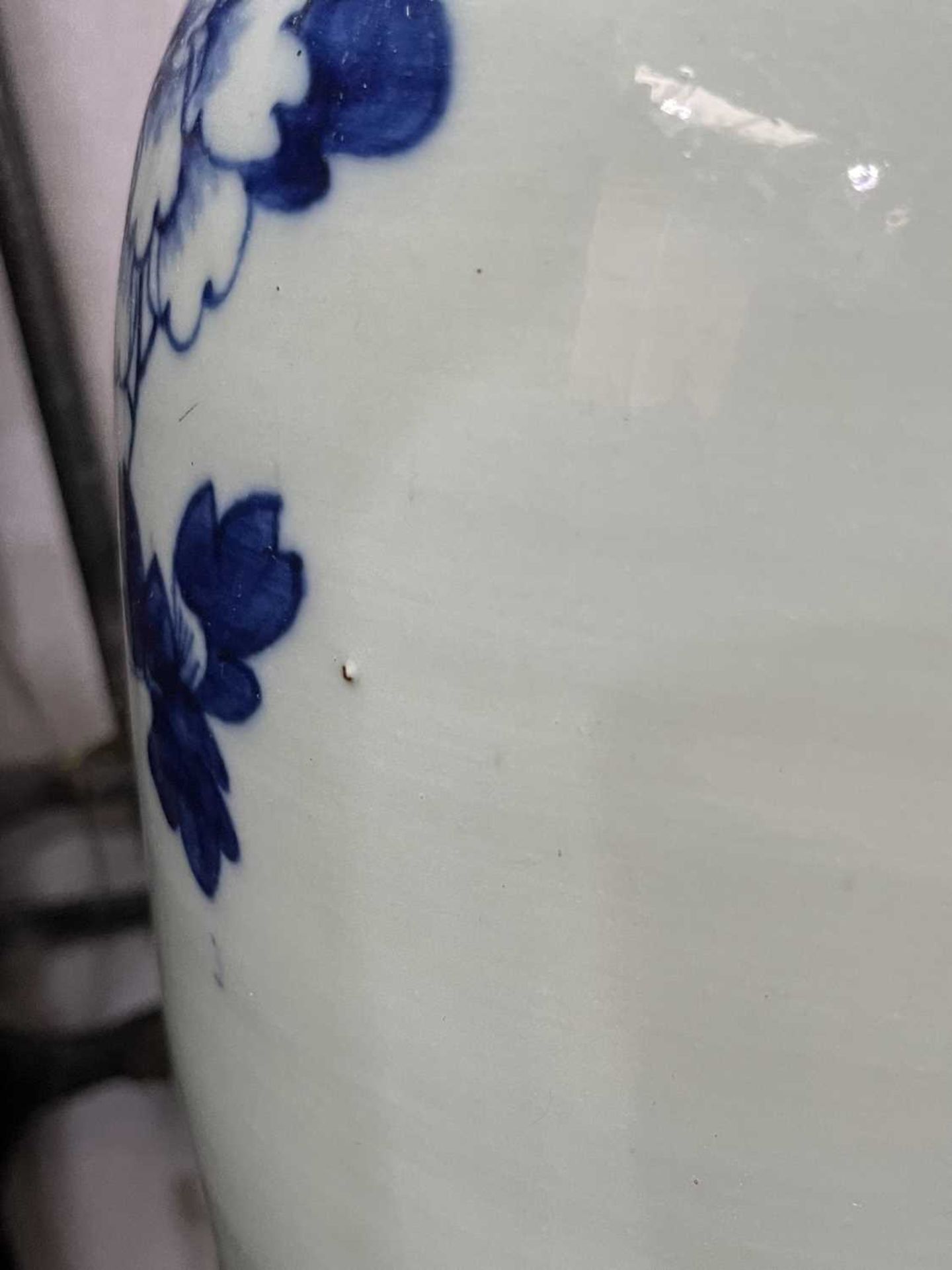 TWO 19TH CENTURY CHINESE BLUE AND WHITE VASES - Bild 9 aus 10