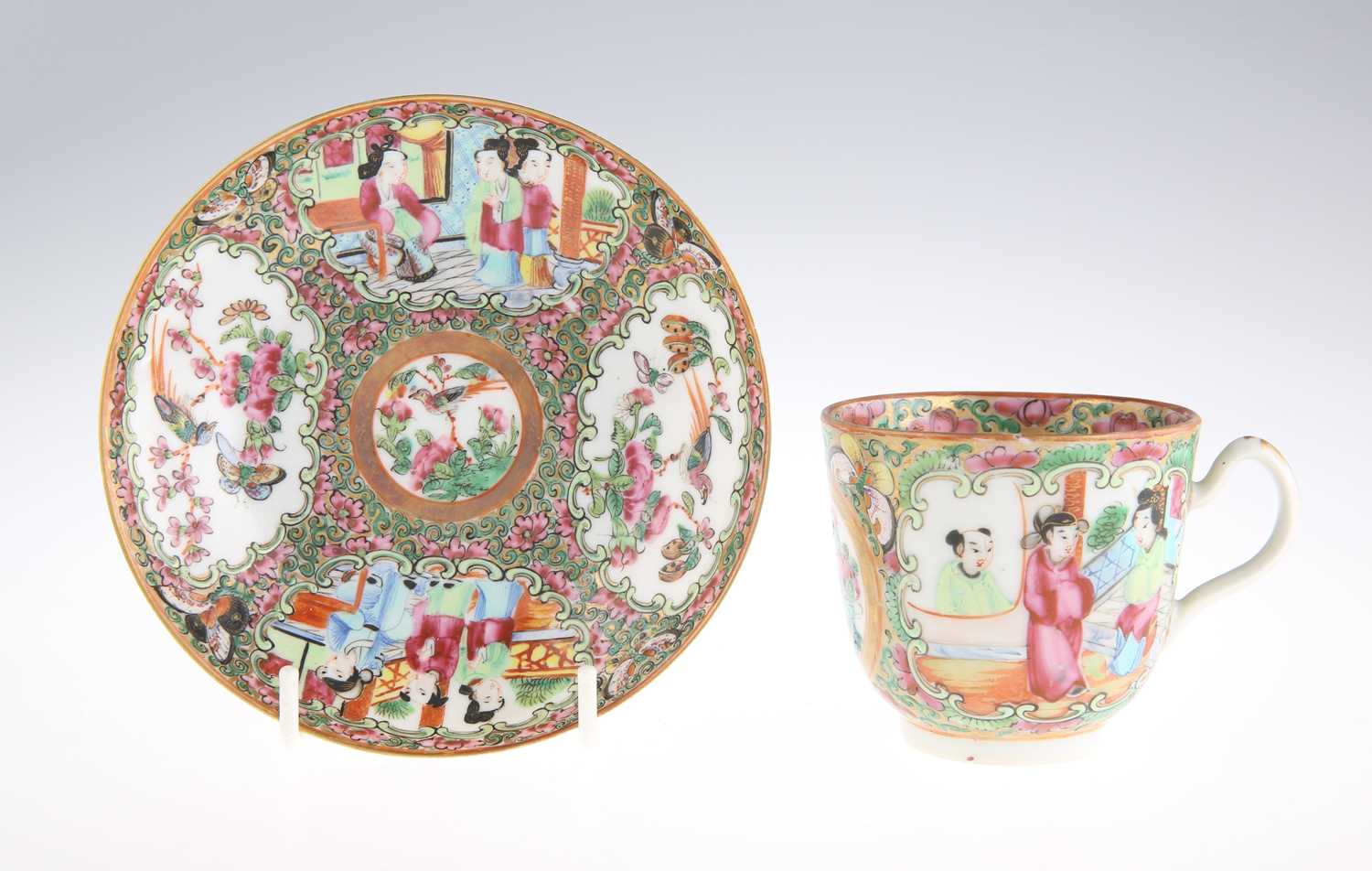 A 19TH CENTURY CHINESE FAMILLE ROSE CUP AND SAUCER - Image 4 of 6