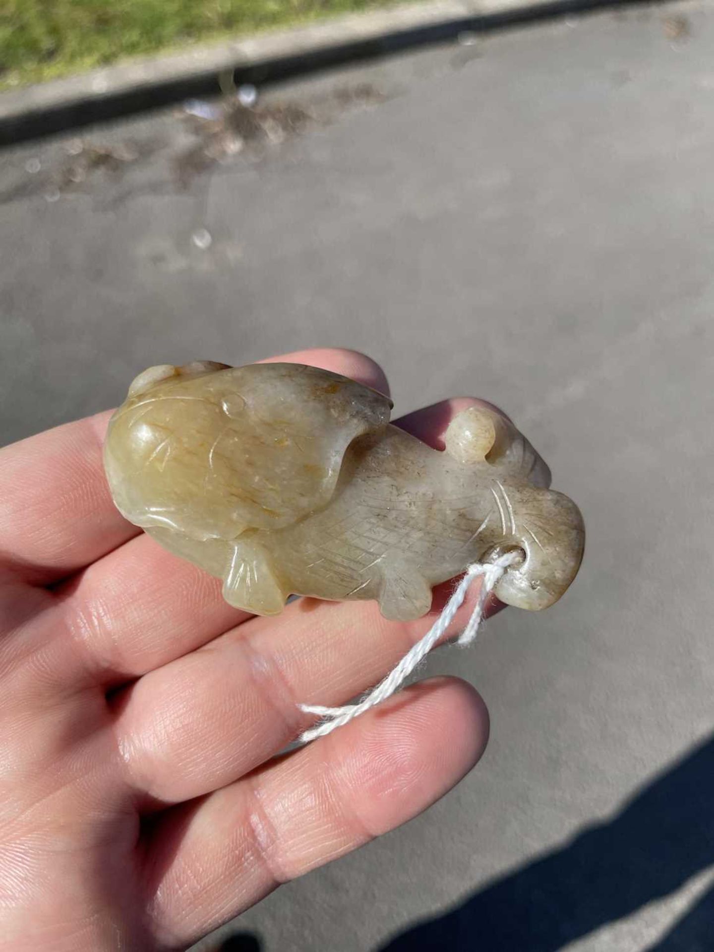 A CHINESE JADE FISH PENDANT - Image 6 of 7