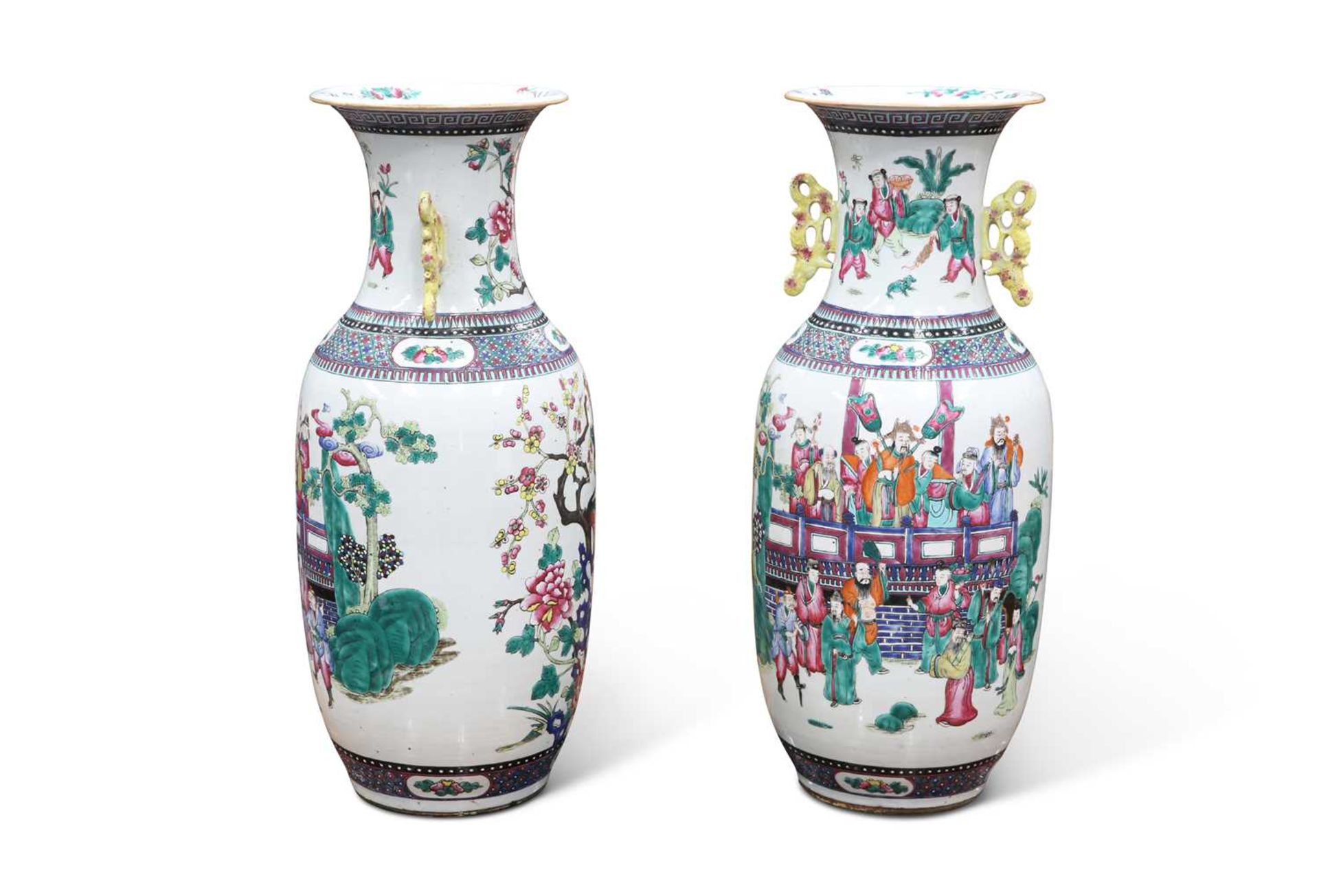 A LARGE PAIR OF CHINESE FAMILLE ROSE VASES, 19TH CENTURY - Bild 2 aus 14