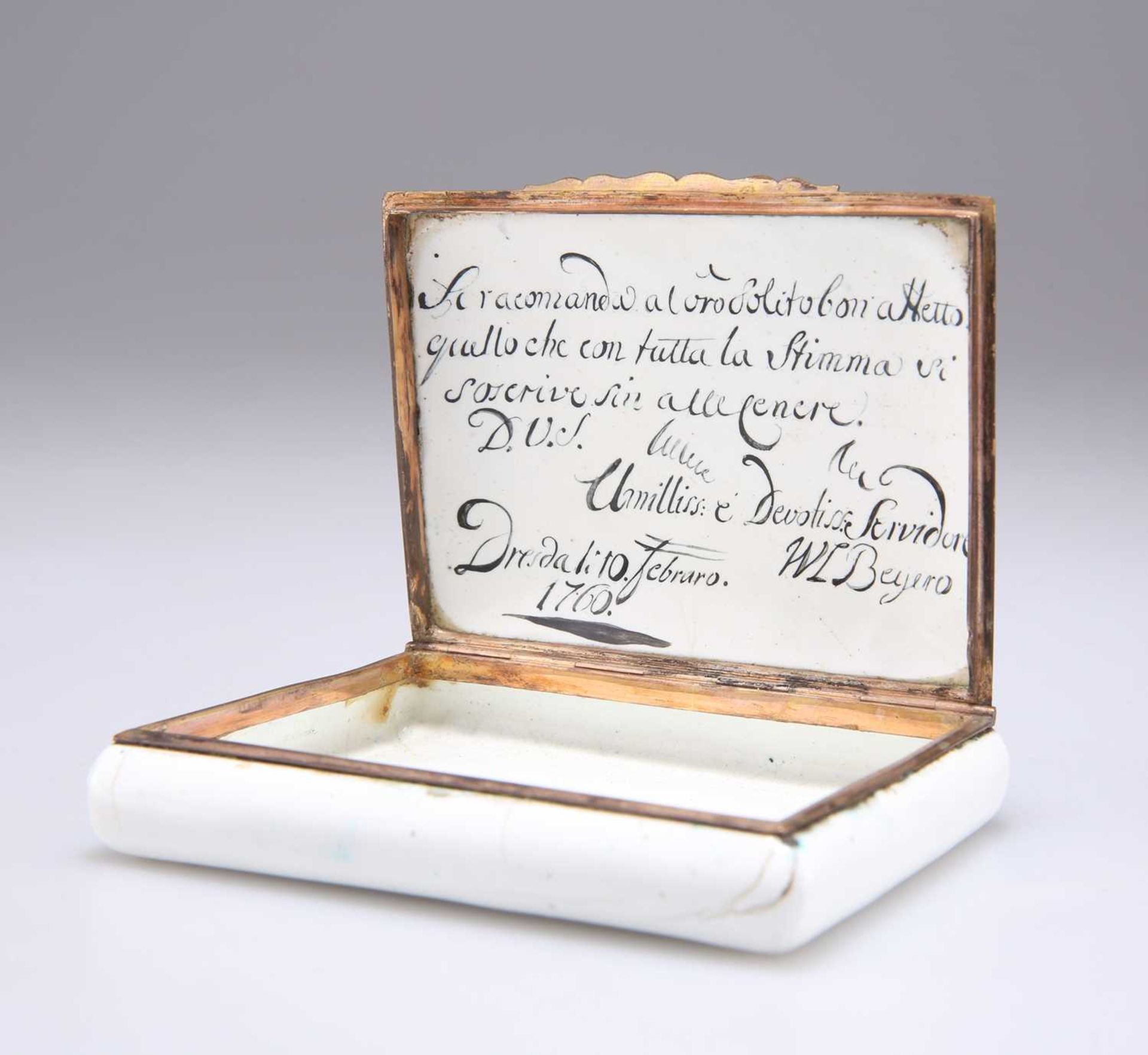 A RARE 18TH CENTURY GERMAN ENAMEL BOX, DRESDEN, CIRCA 1760 - Bild 3 aus 4