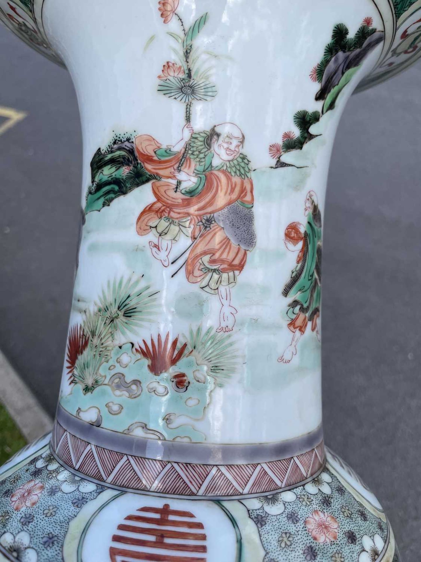 A CHINESE FAMILLE VERTE YEN-YEN VASE - Image 9 of 10