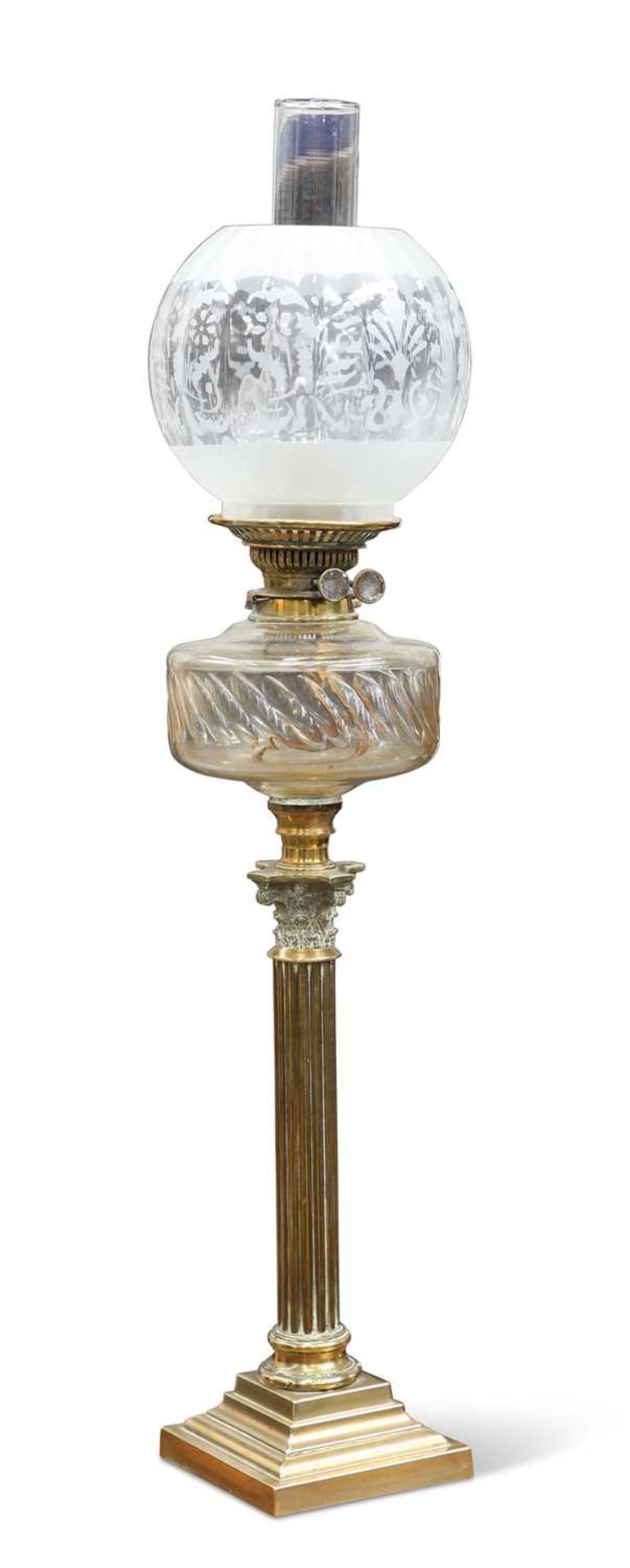 A LATE VICTORIAN BRASS CORINTHIAN COLUMN OIL LAMP