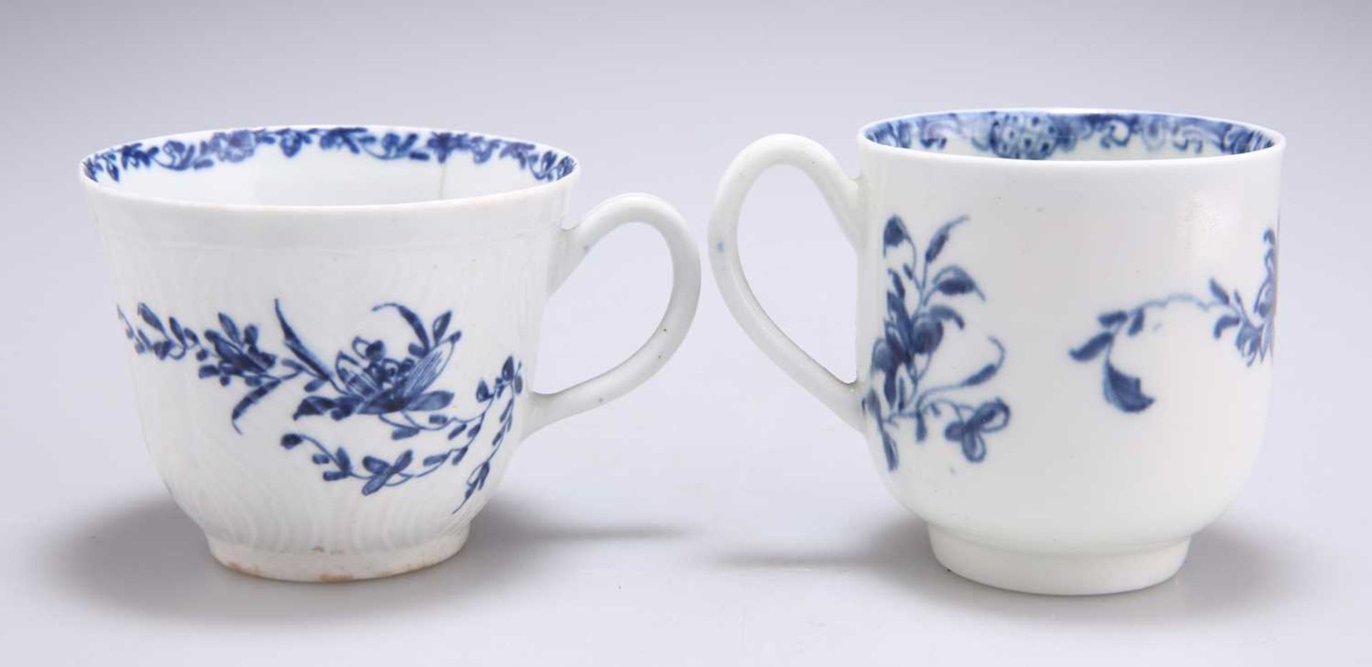 TWO 18TH CENTURY WORCESTER BLUE AND WHITE CUPS