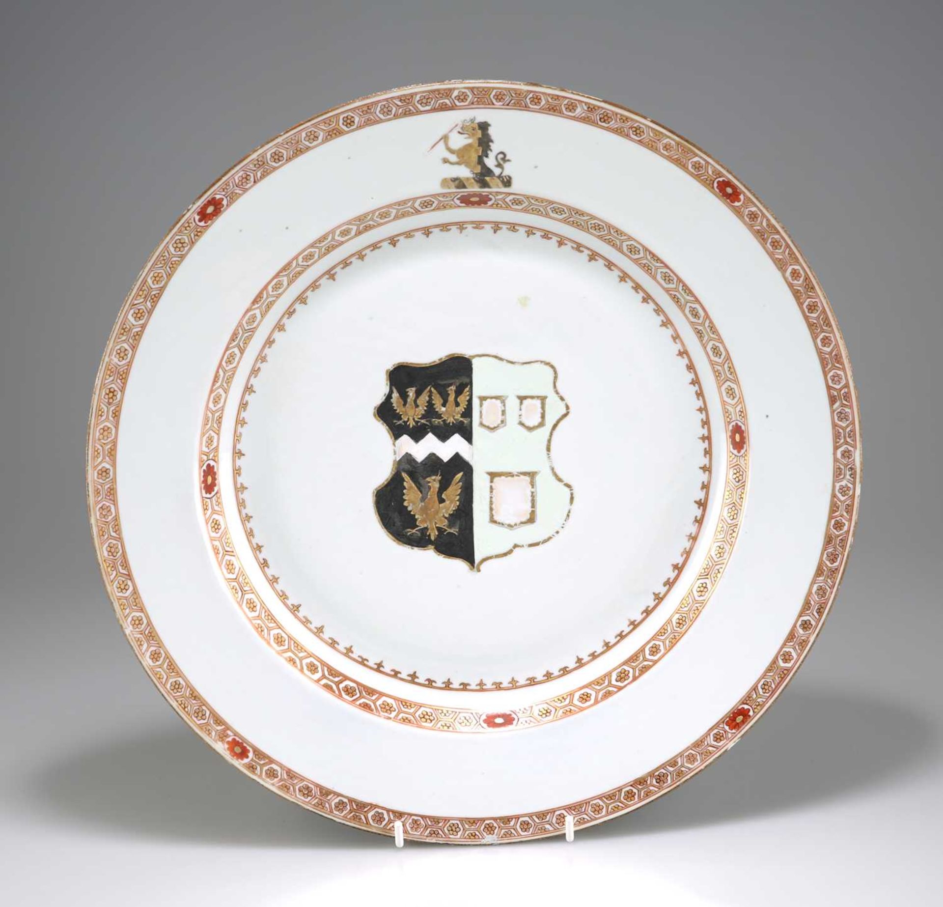 A CHINESE ARMORIAL PORCELAIN DISH, YONGZHENG, CIRCA 1730-35