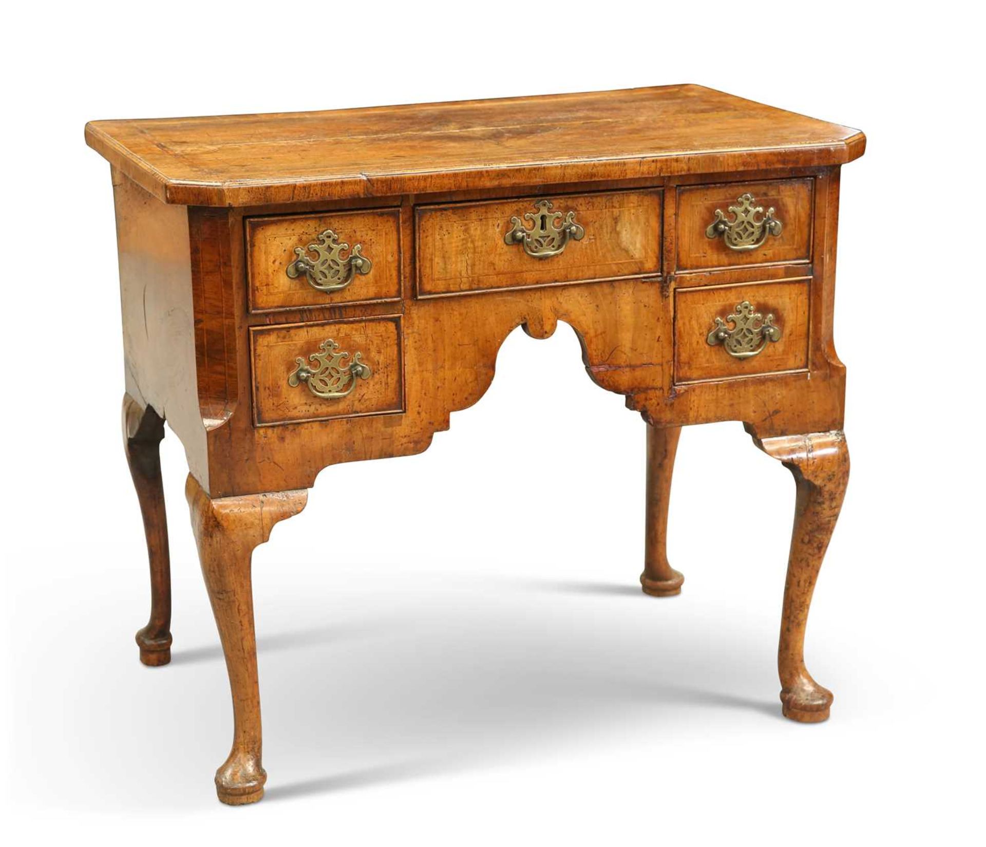 A GEORGE II WALNUT SIDE TABLE