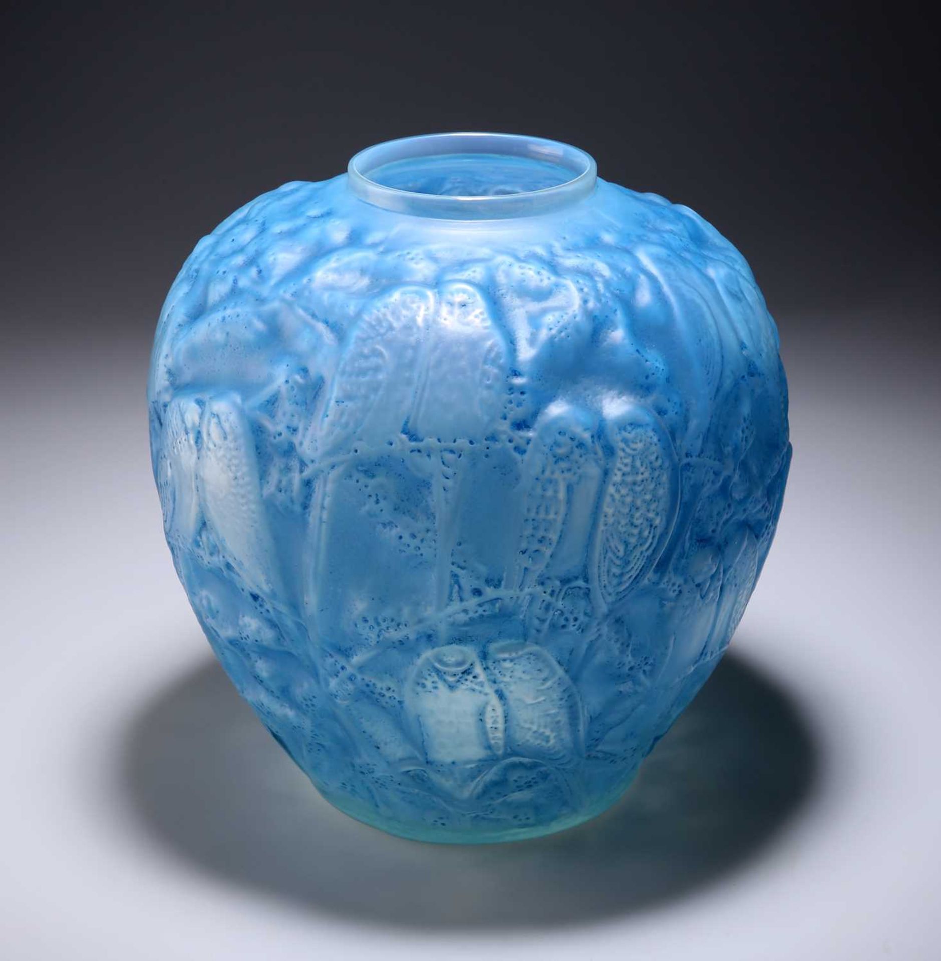 RENÉ LALIQUE (FRENCH, 1860-1945), A 'PERRUCHES' VASE, CIRCA 1919