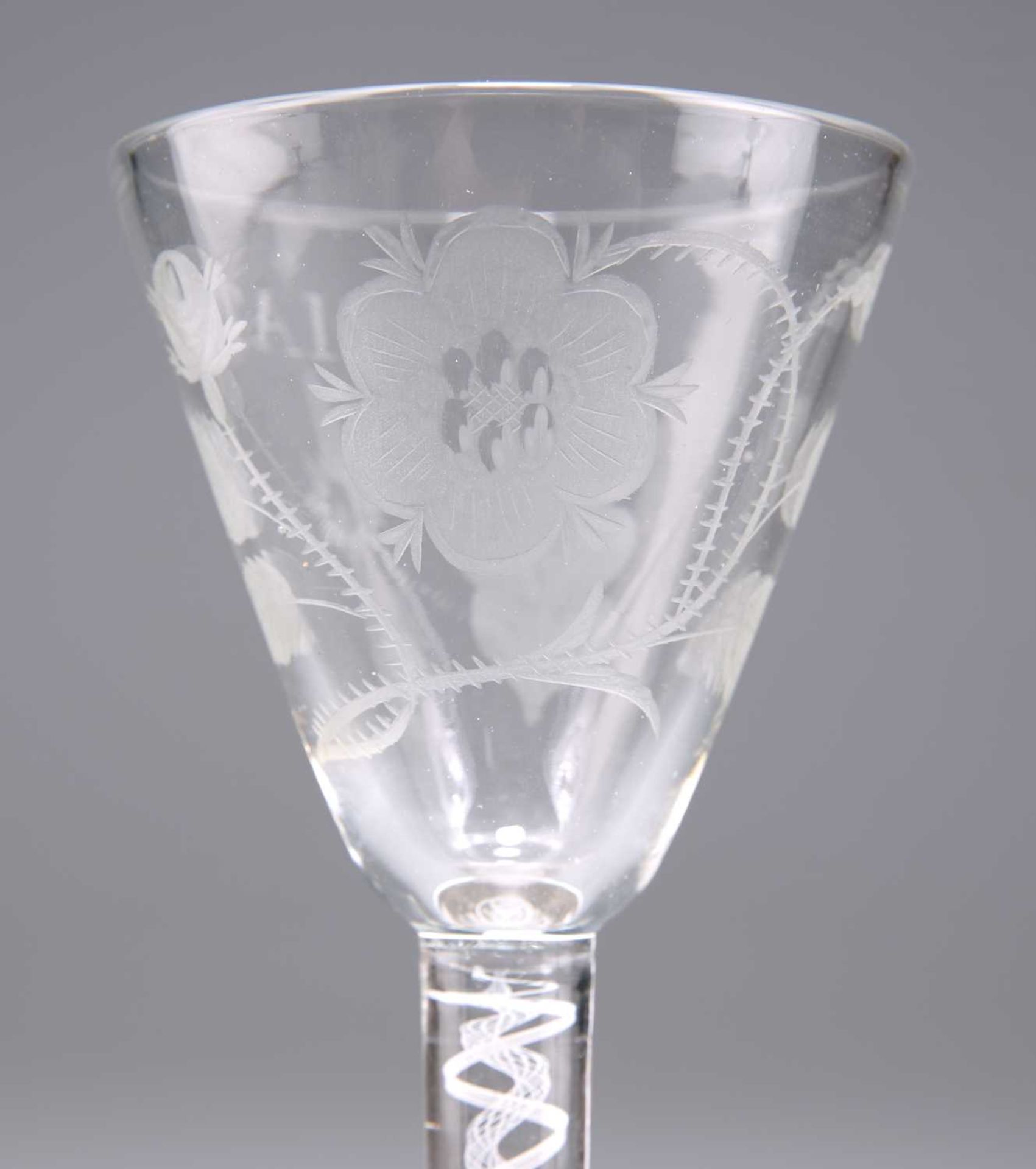 JACOBITE INTEREST: AN ENGRAVED WINE GLASS - Bild 3 aus 3