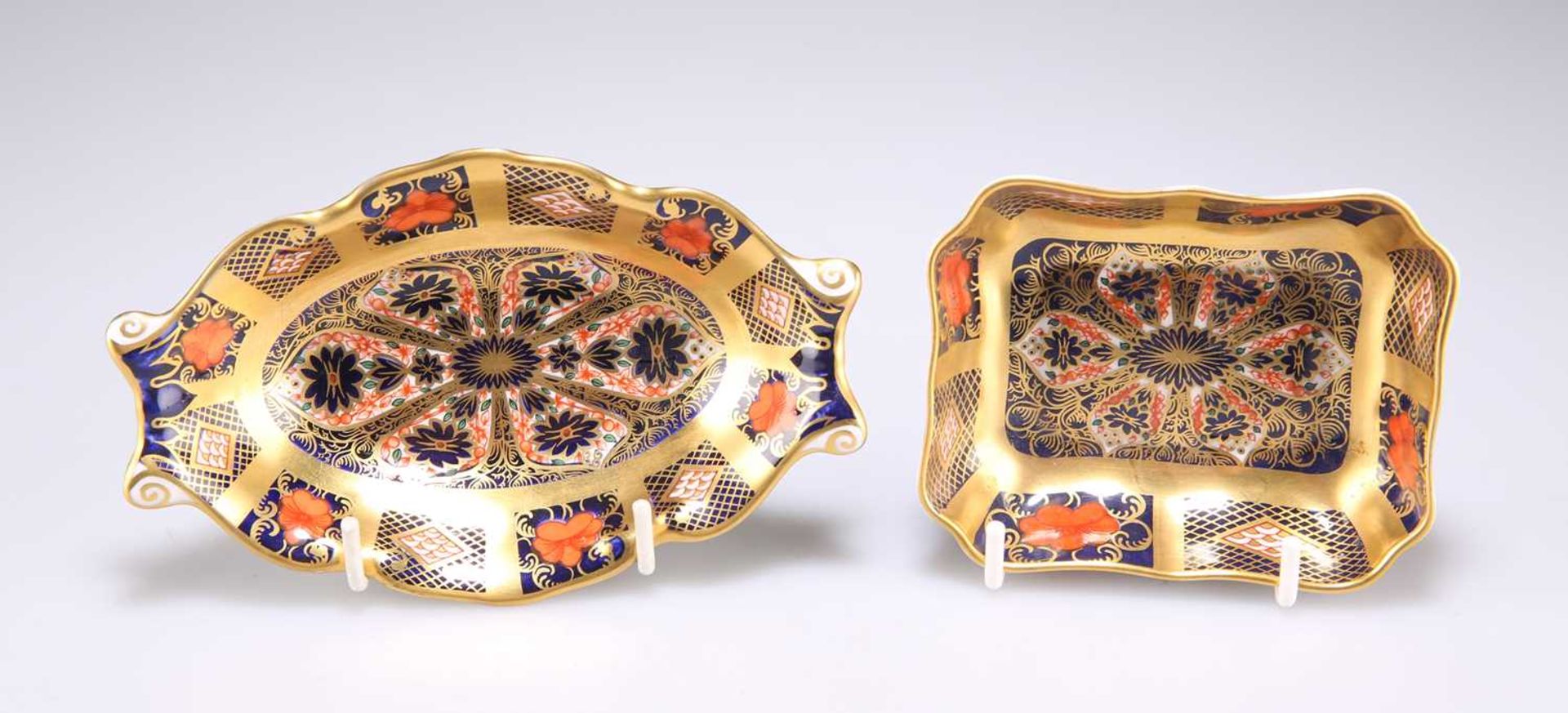 TWO ROYAL CROWN DERBY IMARI TRINKET DISHES