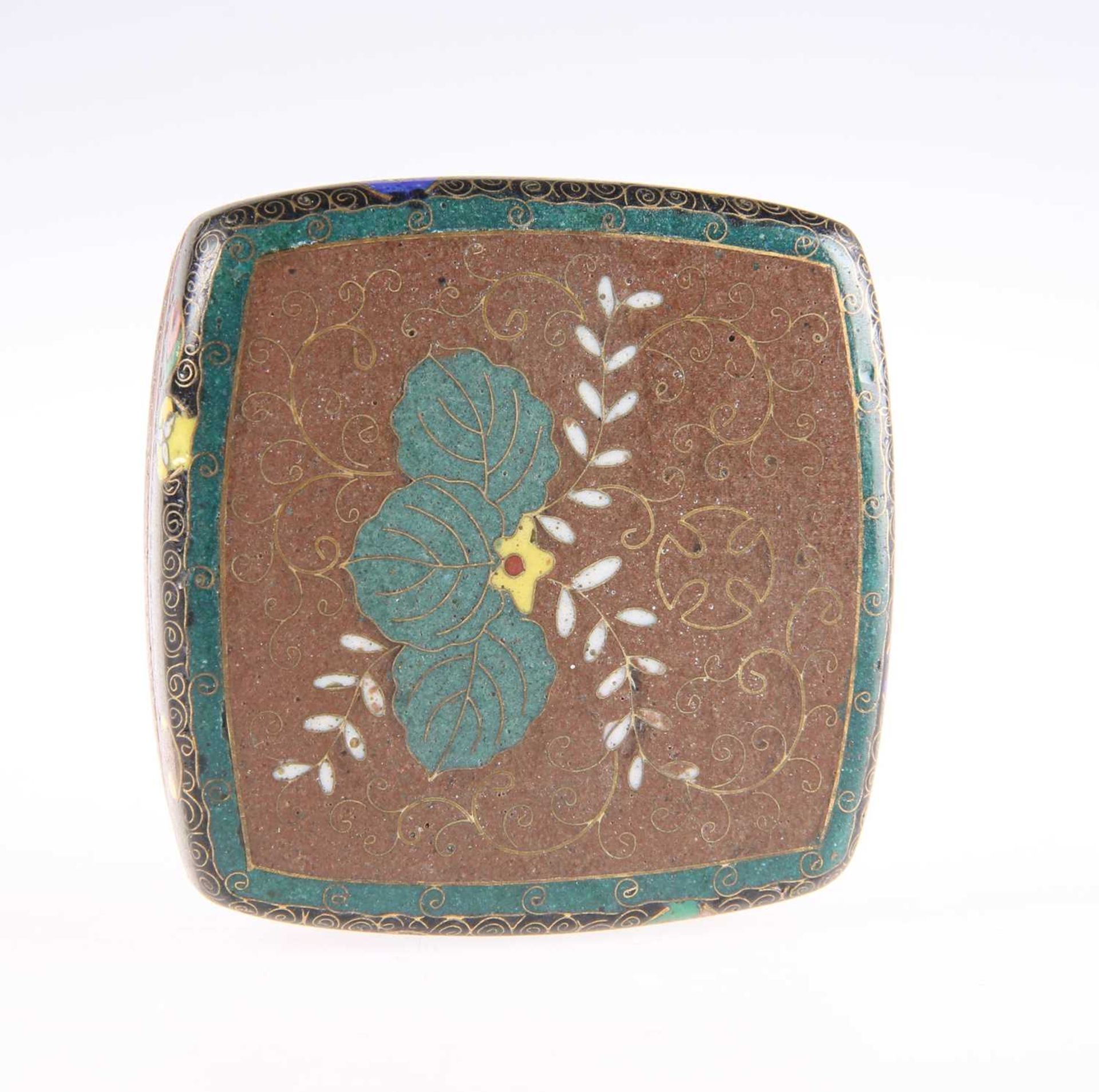 A JAPANESE CLOISONNÉ BOX AND COVER, BY ANDO, MEIJI PERIOD - Bild 2 aus 4