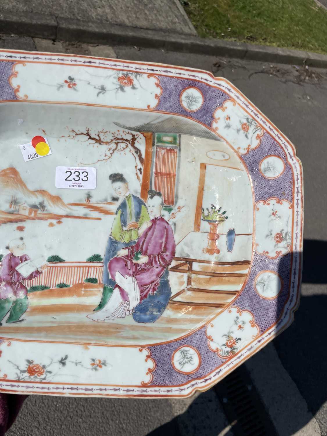 AN 18TH CENTURY CHINESE EXPORT PLATTER - Image 6 of 6