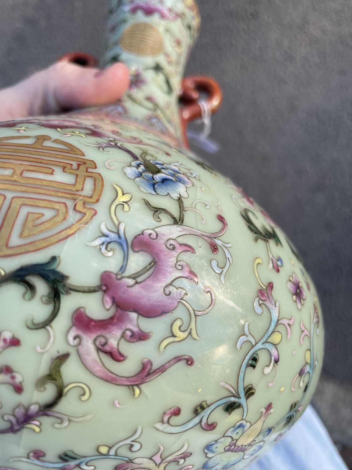 A CHINESE FAMILLE ROSE ENAMEL VASE - Image 3 of 11