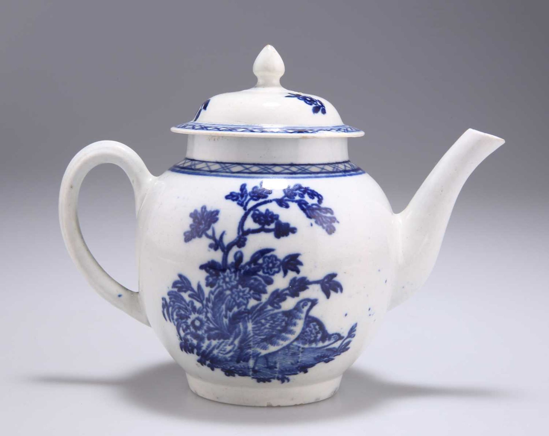 A JOHN PENNINGTON LIVERPOOL BLUE AND WHITE TEAPOT AND COVER, CIRCA 1770-80