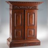 A 19TH CENTURY ROSEWOOD TABLE CABINET
