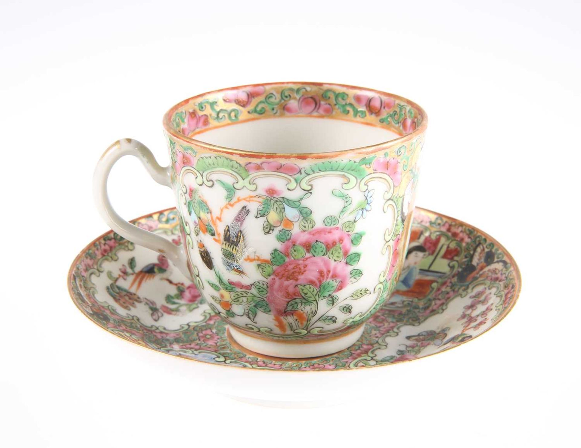 A 19TH CENTURY CHINESE FAMILLE ROSE CUP AND SAUCER - Bild 5 aus 6