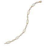 A 9 CARAT GOLD OPAL BRACELET