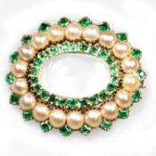 A LATE 19TH CENTURY MOONSTONE, EMERALD AND SPLIT PEARL BROOCH