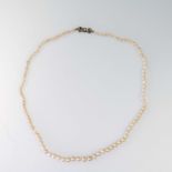 A CULTURED PEARL NECKLACE