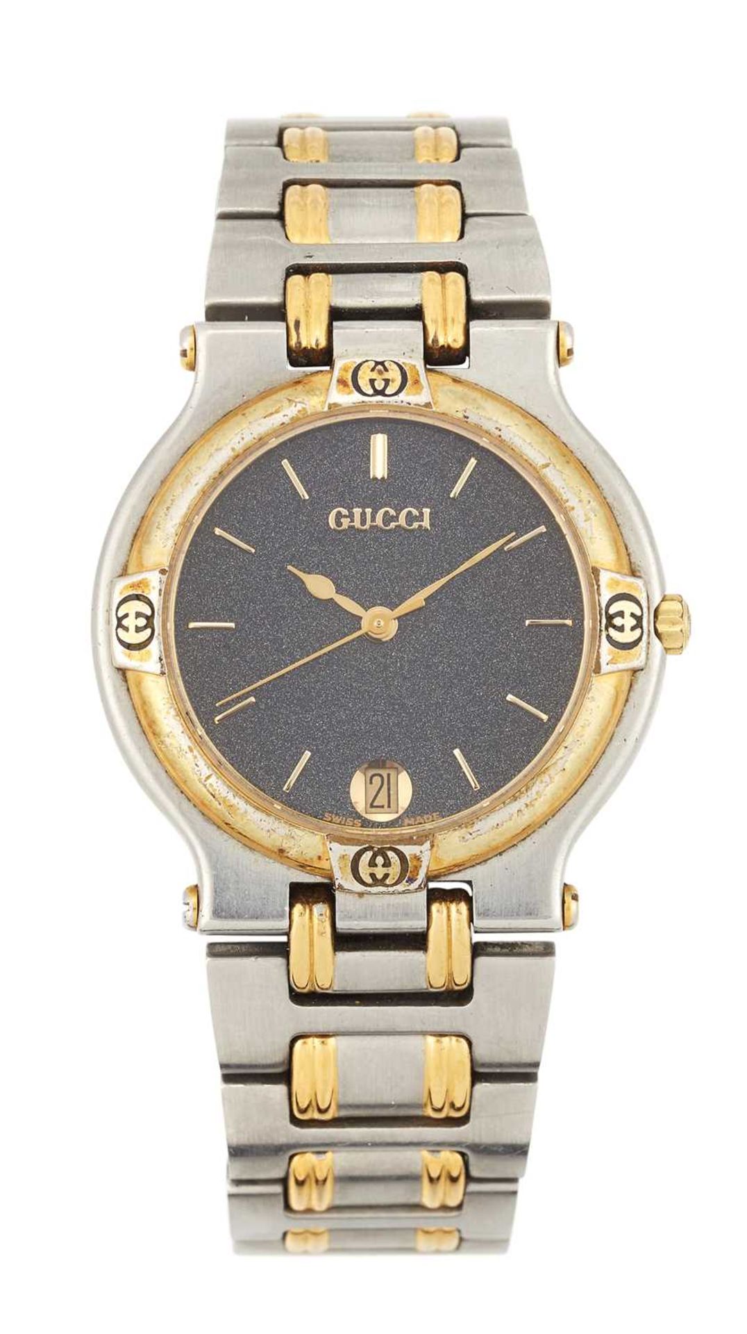 A LADY'S BI-COLOUR GUCCI 9000 BRACELET WATCH