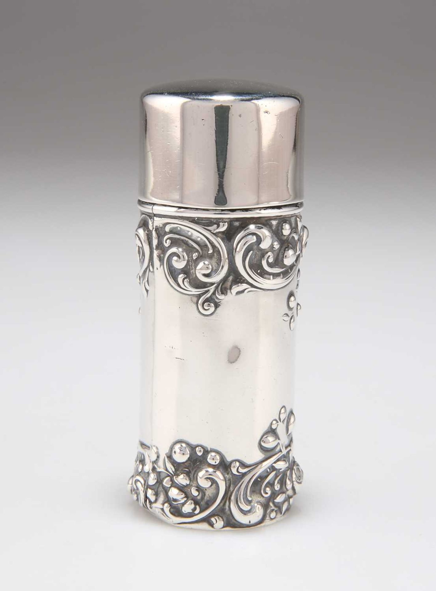 AN ART NOUVEAU AMERICAN STERLING SILVER JAR AND COVER, LATE 19TH CENTURY - Image 2 of 3