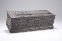 AN INDIAN CARVED EBONY BOX, 18TH/19TH CENTURY