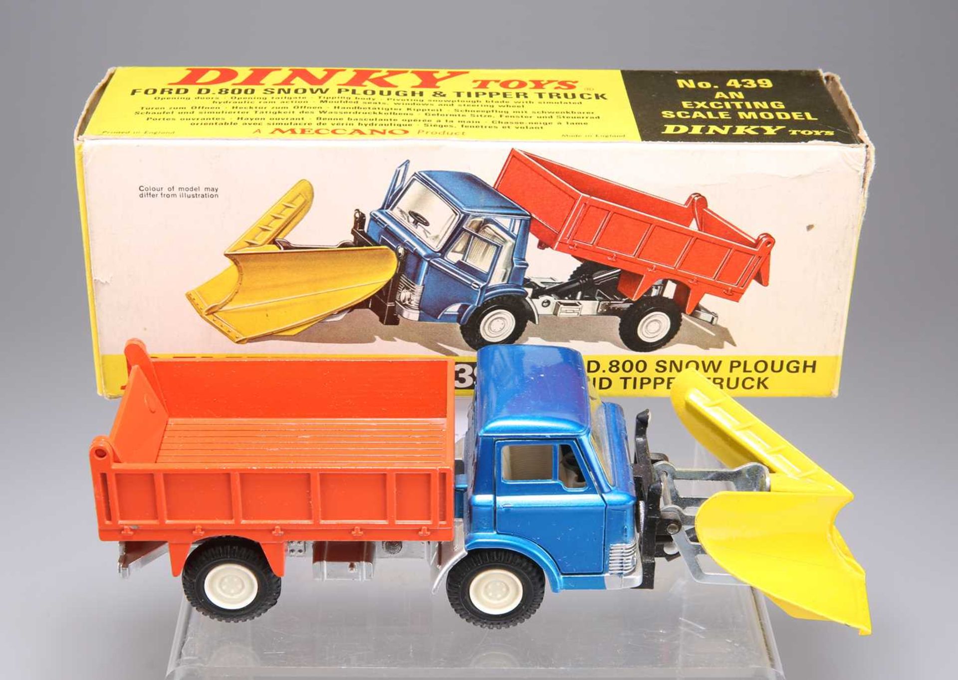 A DINKY TOY FORD D.800 SNOW PLOUGH AND TIPPER TRUCK, NO. 439 - Bild 3 aus 4