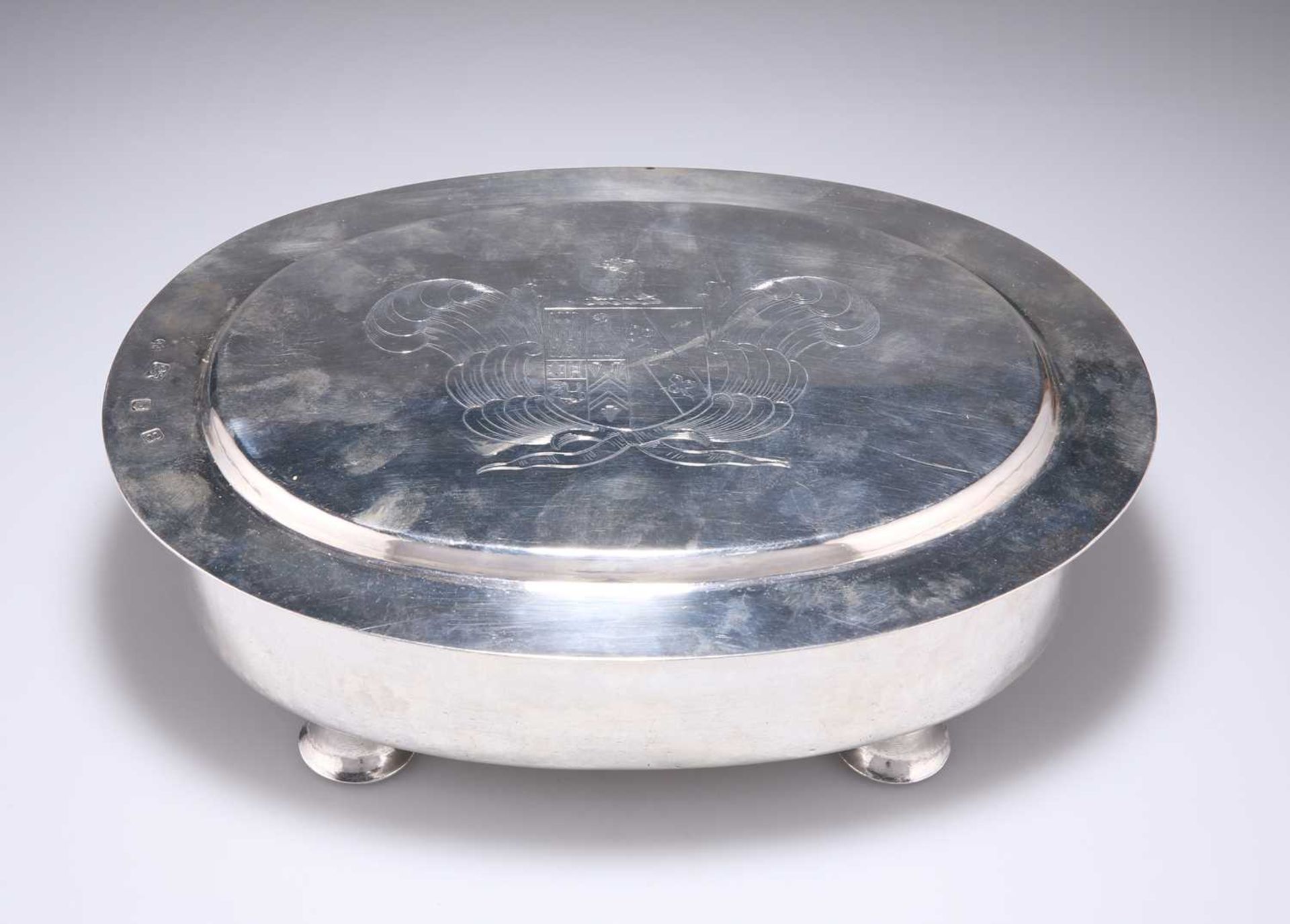 A GEORGE VI SILVER TABLE BOX