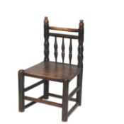A SMALL TURNED OAK SPINDLE-BACKED CHAIR, LATE 18TH/EARLY 19TH CENTURY