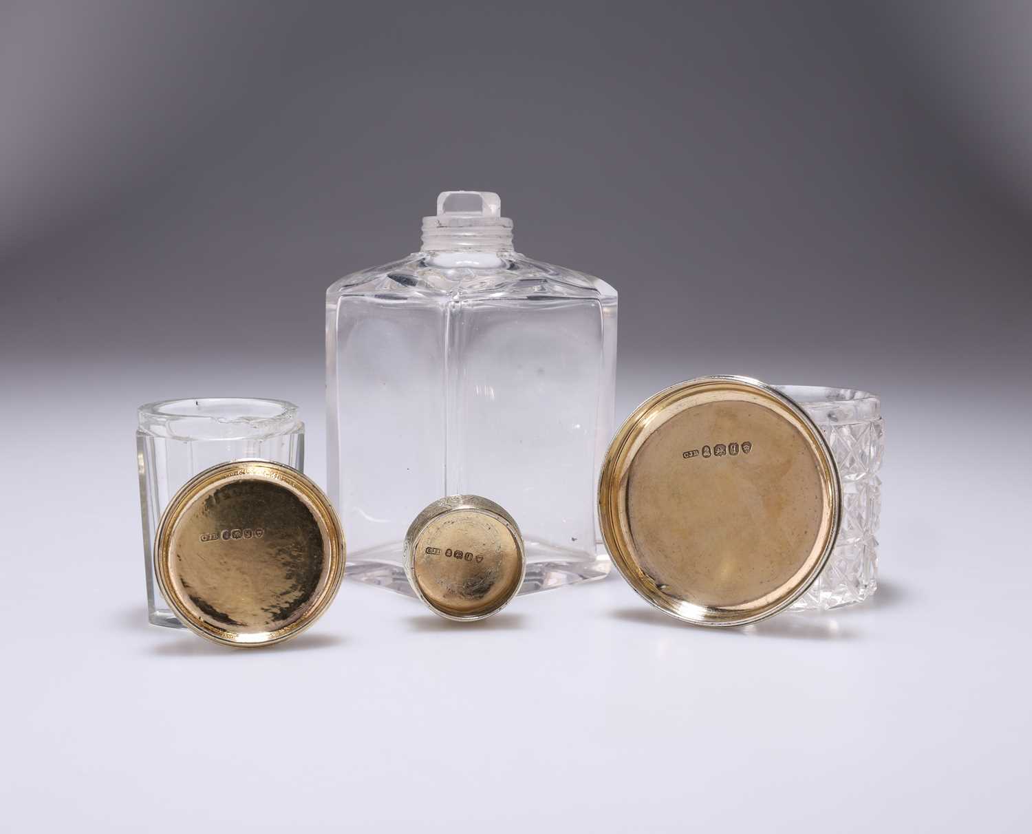 THREE WILLIAM IV SILVER-GILT TOPPED JARS / BOTTLES - Image 3 of 3
