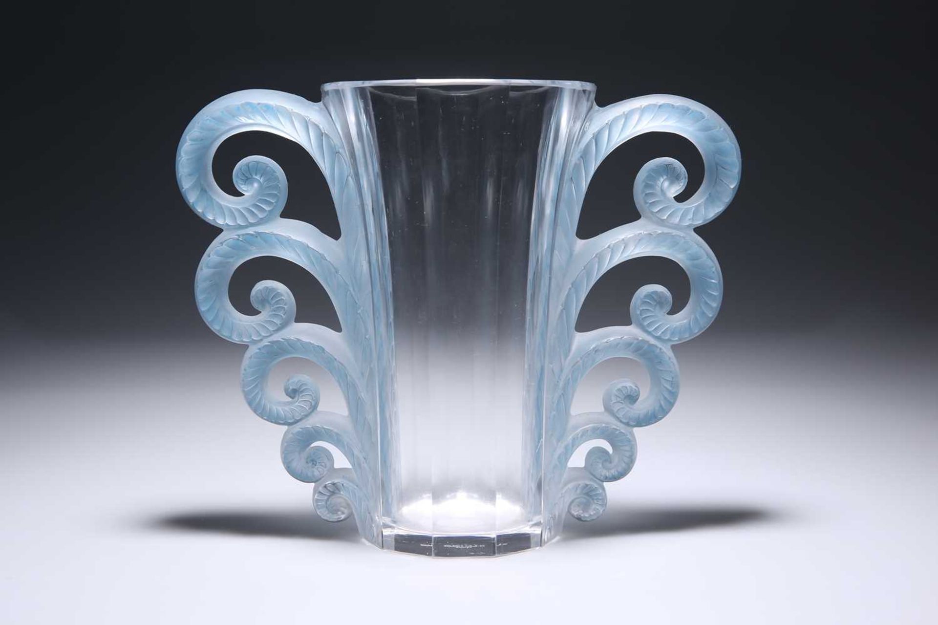 RENÉ LALIQUE (FRENCH, 1860-1945), A 'BEAUVAIS' VASE, DESIGNED 1931