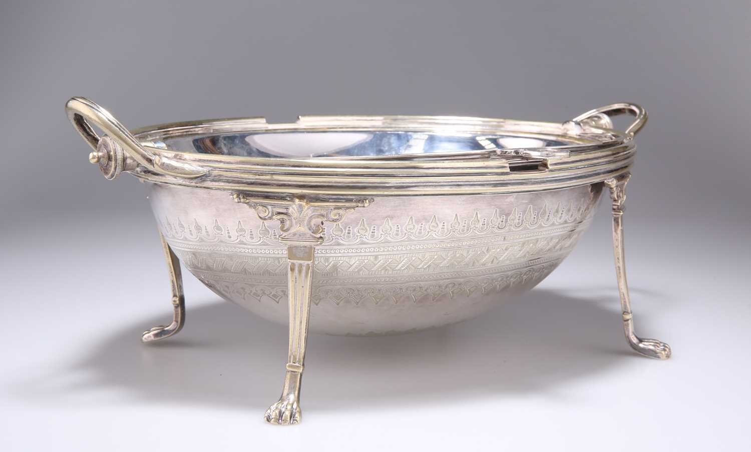 A 19TH CENTURY SILVER-PLATED BREAKFAST DISH - Image 3 of 3