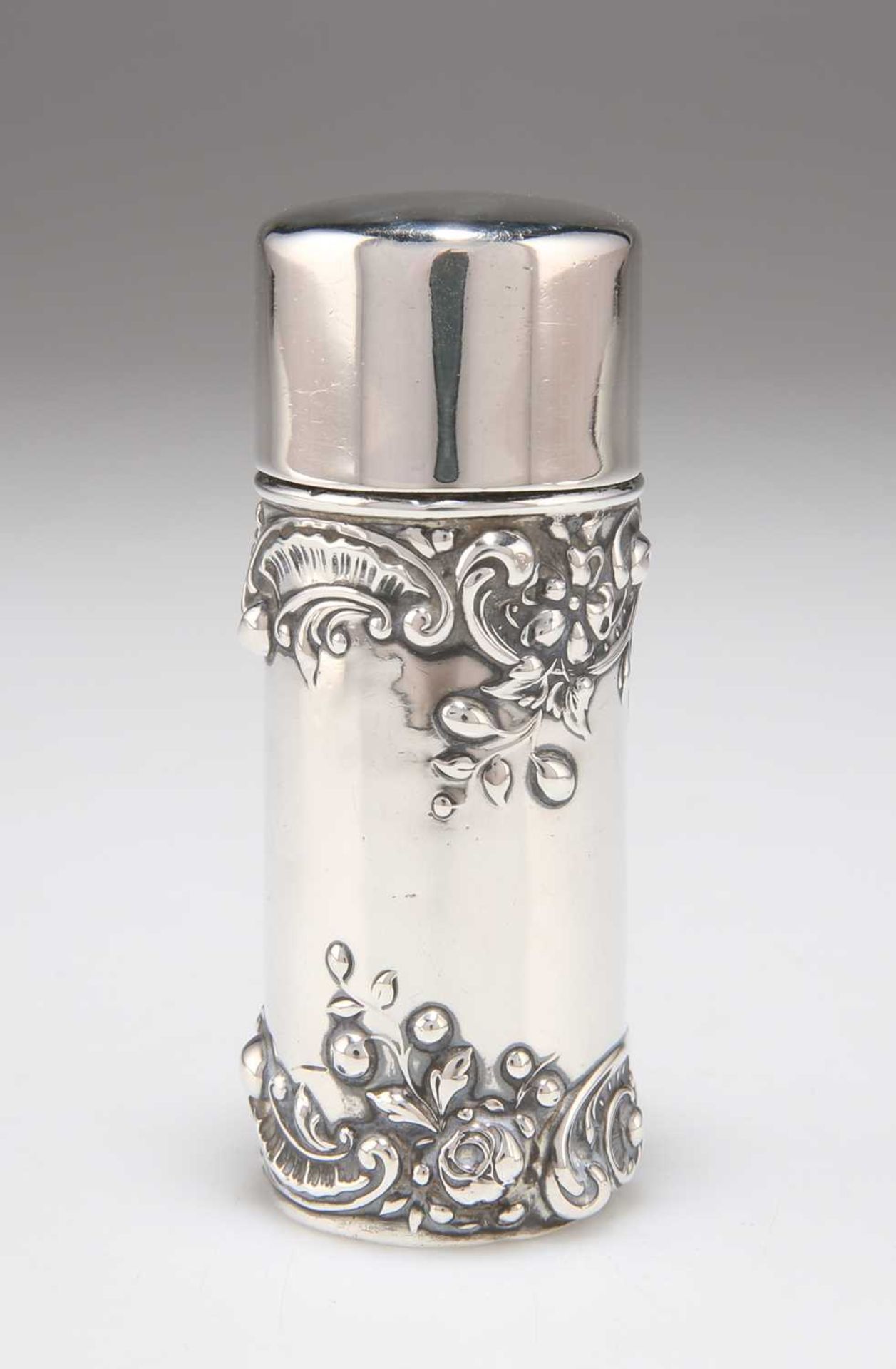 AN ART NOUVEAU AMERICAN STERLING SILVER JAR AND COVER, LATE 19TH CENTURY