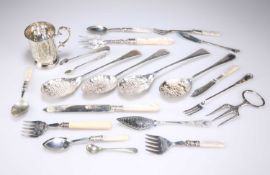 A MIXED GROUP OF SILVER-PLATED ITEMS, LATE 19TH/EARLY 20TH CENTURY