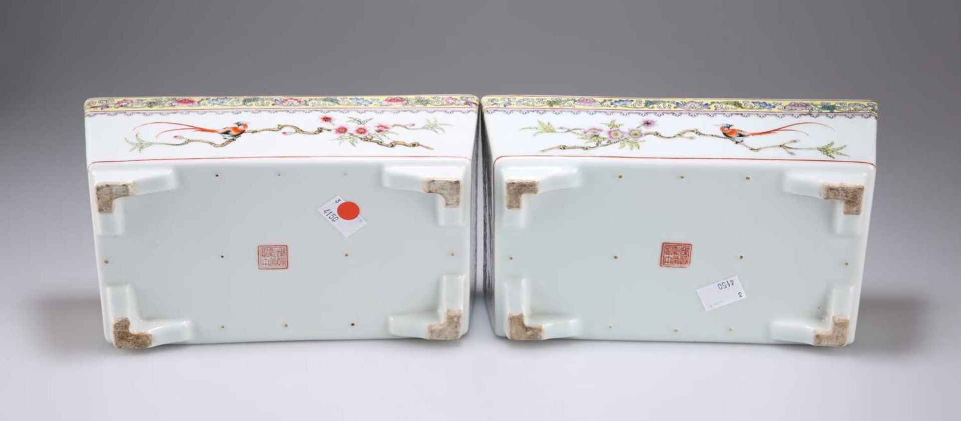 A PAIR OF CHINESE FAMILLE ROSE PLANTERS - Image 3 of 8